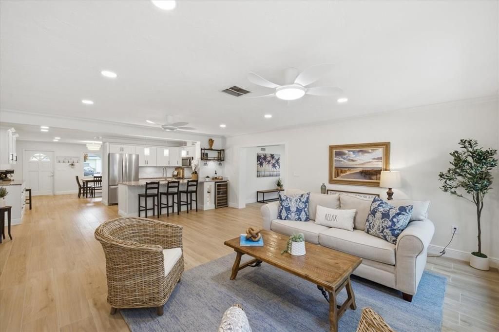 Activo con contrato: $619,000 (3 camas, 2 baños, 1942 Pies cuadrados)