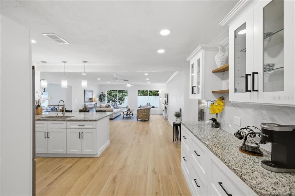 Activo con contrato: $619,000 (3 camas, 2 baños, 1942 Pies cuadrados)