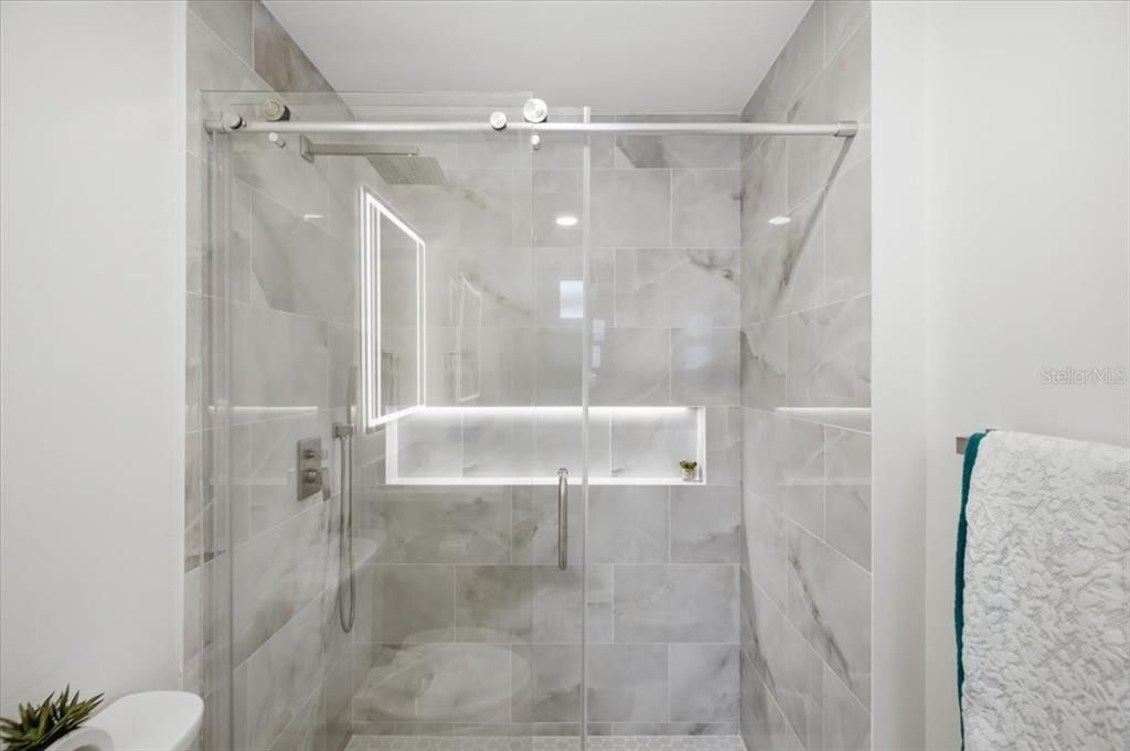 Activo con contrato: $619,000 (3 camas, 2 baños, 1942 Pies cuadrados)