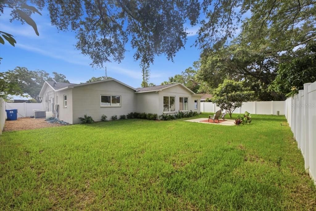 Activo con contrato: $619,000 (3 camas, 2 baños, 1942 Pies cuadrados)