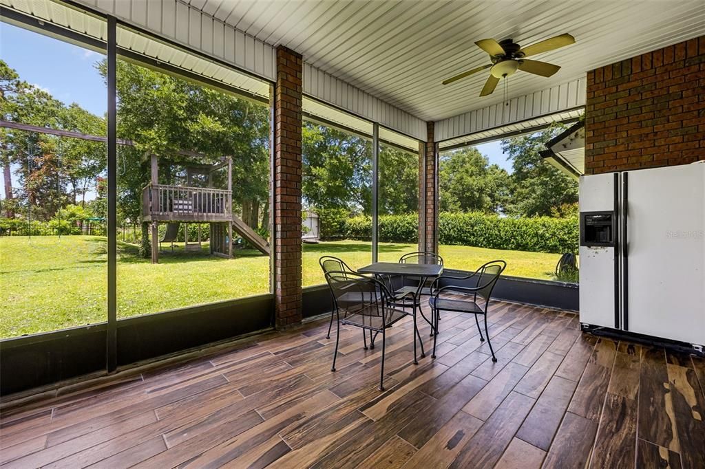En Venta: $588,000 (3 camas, 2 baños, 2109 Pies cuadrados)
