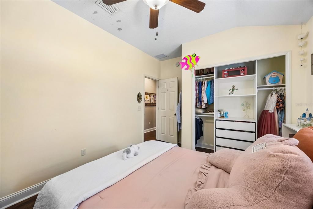 En Venta: $588,000 (3 camas, 2 baños, 2109 Pies cuadrados)