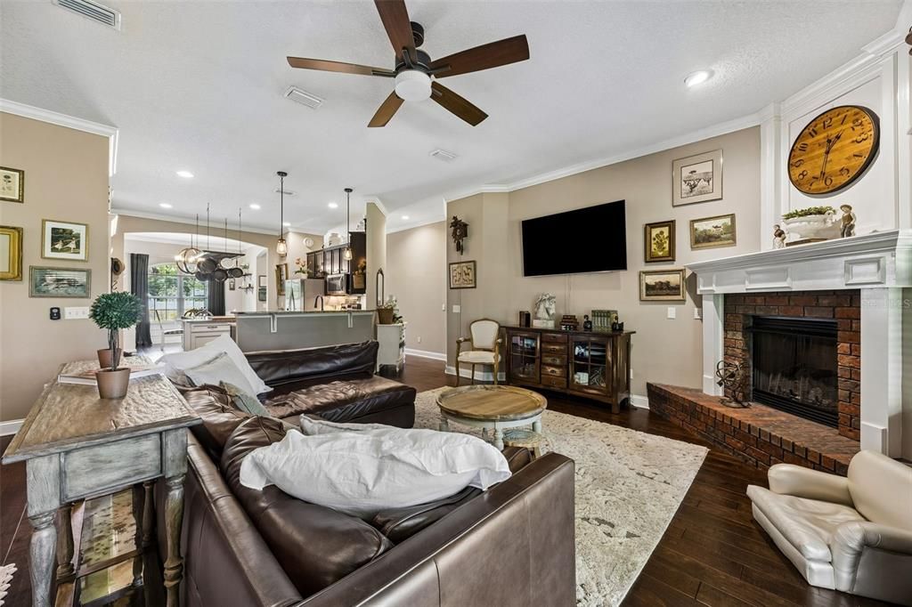 En Venta: $588,000 (3 camas, 2 baños, 2109 Pies cuadrados)