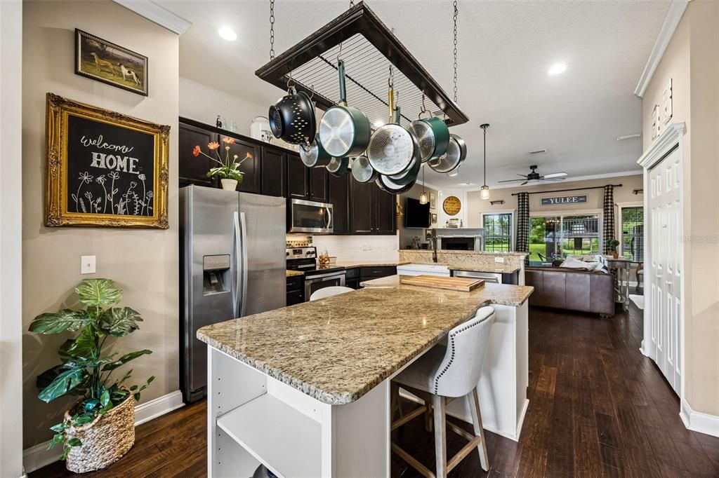 En Venta: $588,000 (3 camas, 2 baños, 2109 Pies cuadrados)
