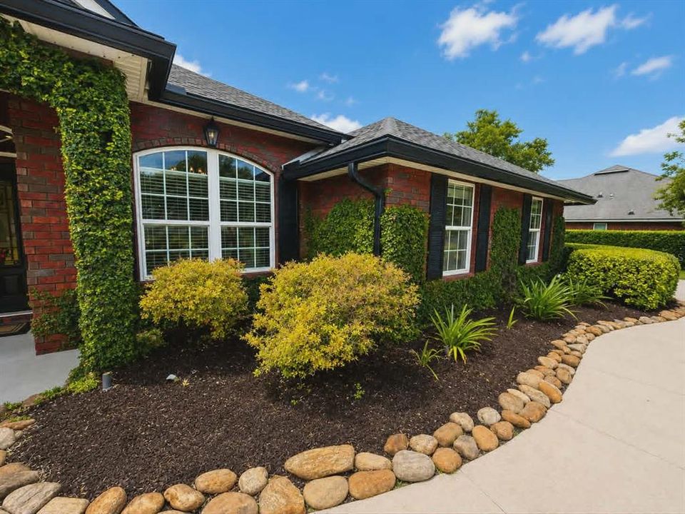 En Venta: $588,000 (3 camas, 2 baños, 2109 Pies cuadrados)