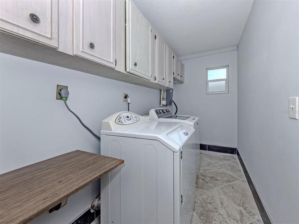 На продажу: $469,000 (4 спален, 3 ванн, 2187 Квадратных фут)