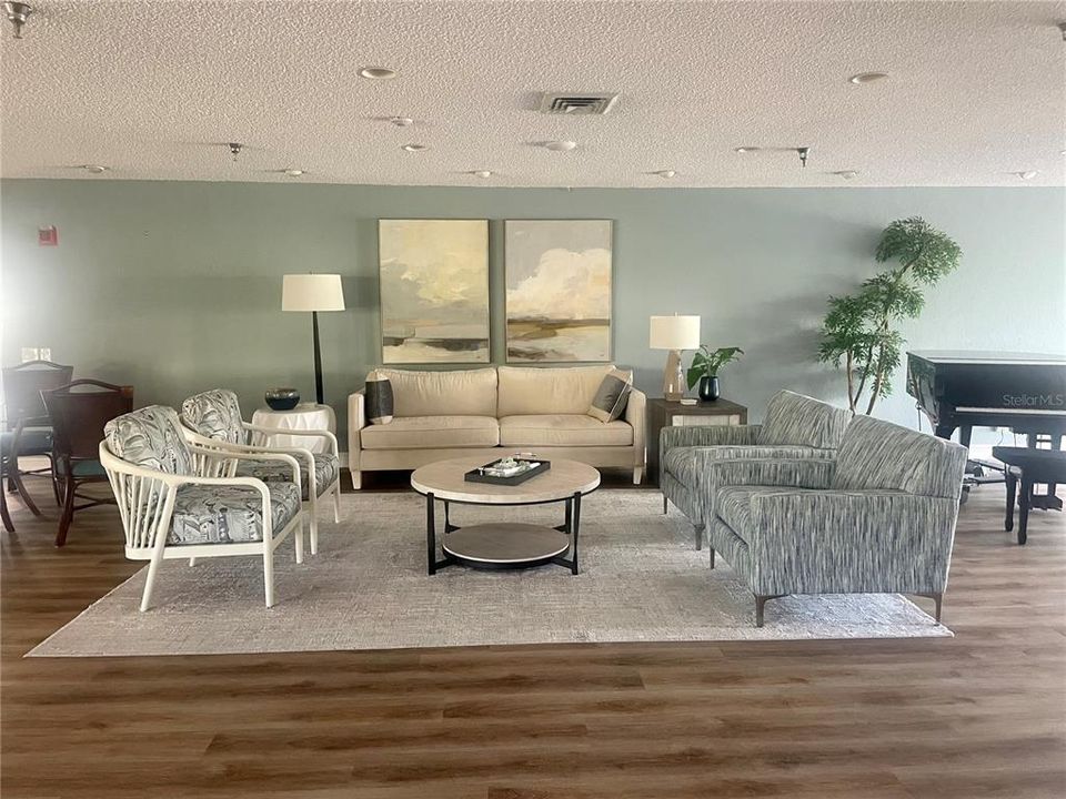 En Venta: $449,000 (2 camas, 2 baños, 1200 Pies cuadrados)
