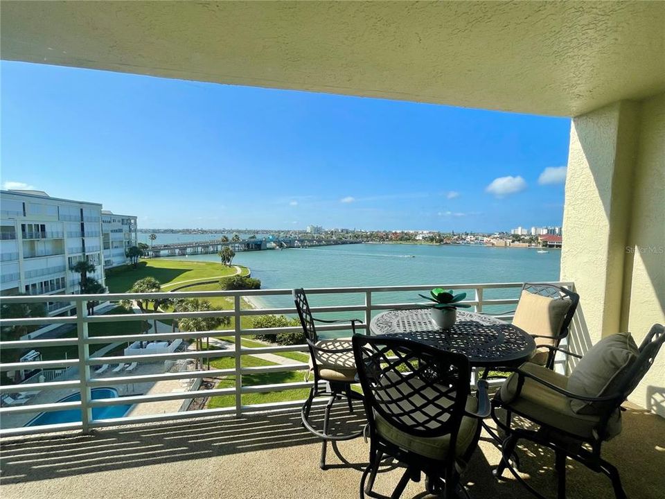 En Venta: $449,000 (2 camas, 2 baños, 1200 Pies cuadrados)