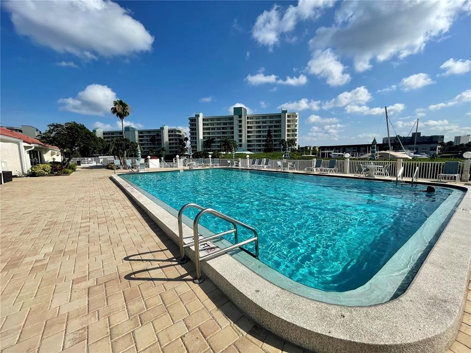 En Venta: $449,000 (2 camas, 2 baños, 1200 Pies cuadrados)