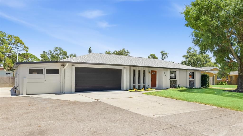 На продажу: $498,900 (4 спален, 2 ванн, 2100 Квадратных фут)