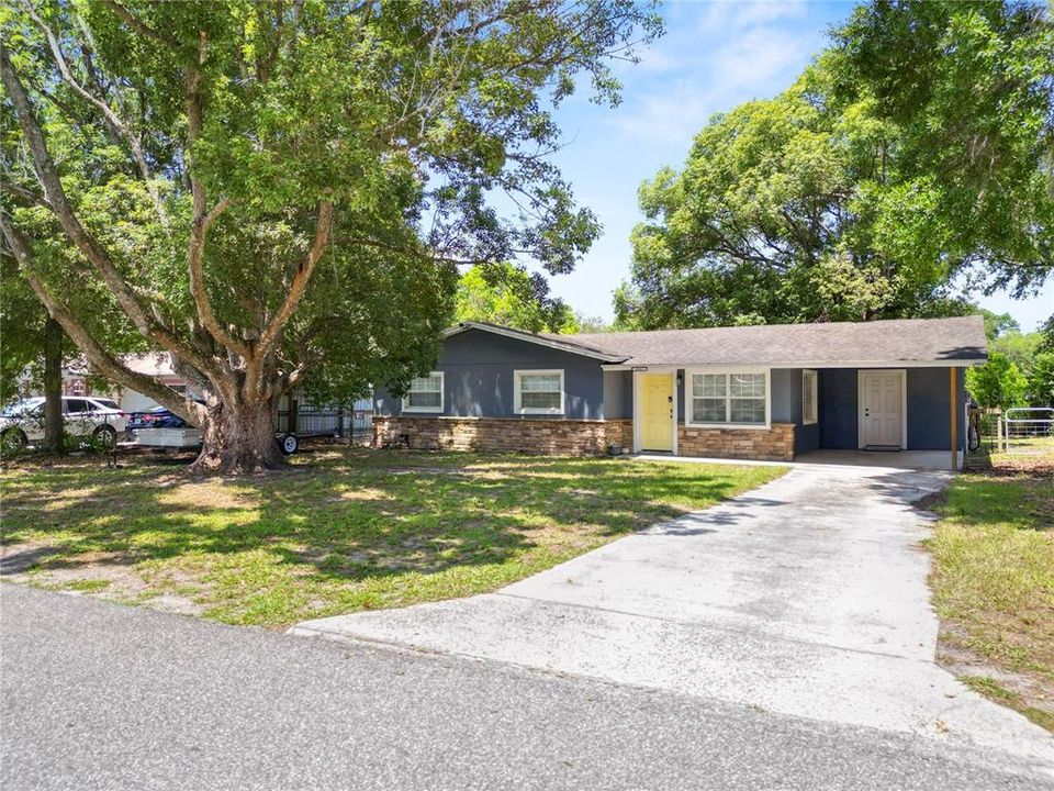 For Sale: $249,000 (3 beds, 1 baths, 1100 Square Feet)