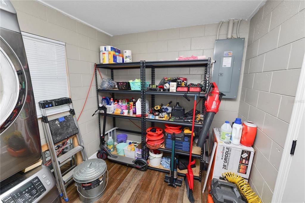 For Sale: $249,000 (3 beds, 1 baths, 1100 Square Feet)