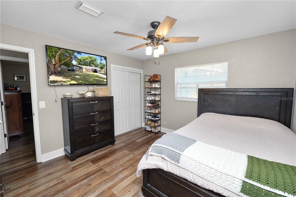 For Sale: $249,000 (3 beds, 1 baths, 1100 Square Feet)