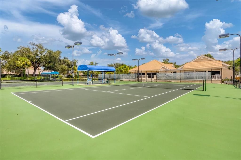 Activo con contrato: $349,900 (2 camas, 2 baños, 1239 Pies cuadrados)