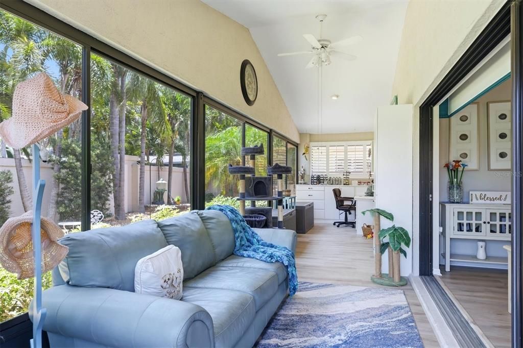 Activo con contrato: $349,900 (2 camas, 2 baños, 1239 Pies cuadrados)