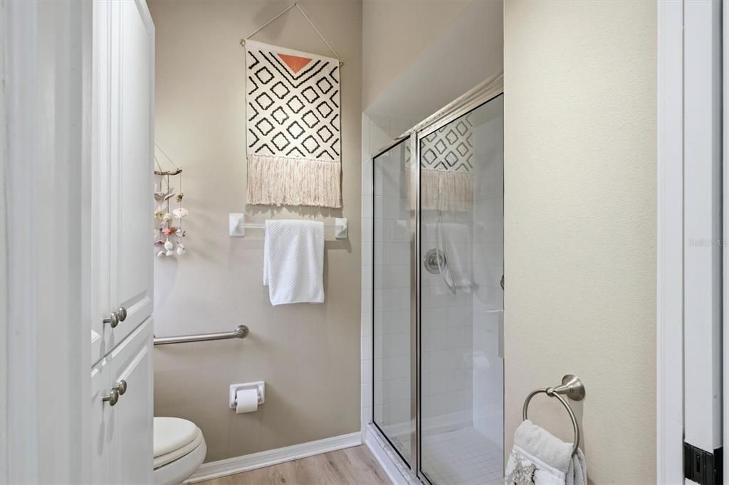 Activo con contrato: $349,900 (2 camas, 2 baños, 1239 Pies cuadrados)