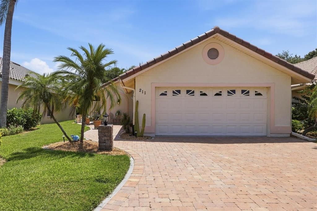 Activo con contrato: $349,900 (2 camas, 2 baños, 1239 Pies cuadrados)