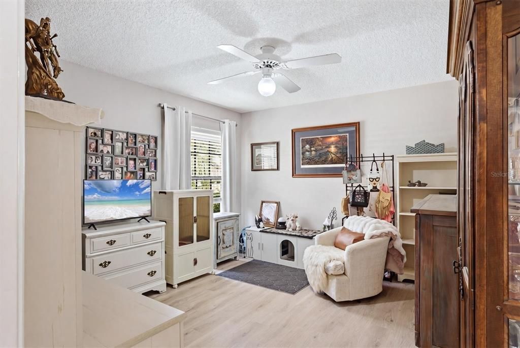 Activo con contrato: $349,900 (2 camas, 2 baños, 1239 Pies cuadrados)