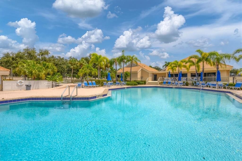 Activo con contrato: $349,900 (2 camas, 2 baños, 1239 Pies cuadrados)