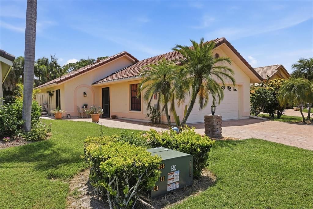 Activo con contrato: $349,900 (2 camas, 2 baños, 1239 Pies cuadrados)