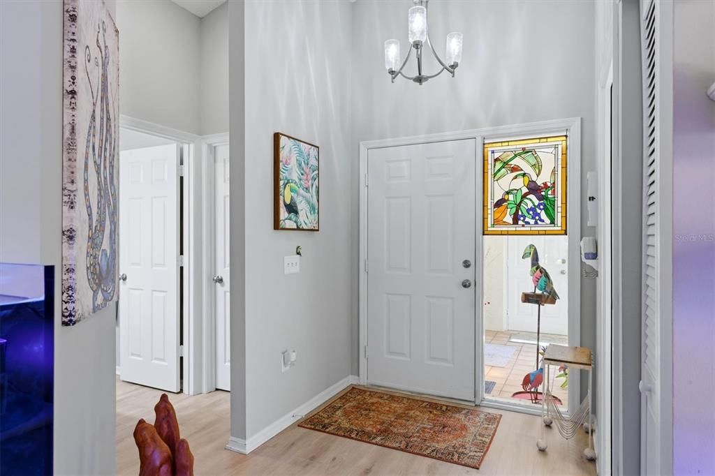 Activo con contrato: $349,900 (2 camas, 2 baños, 1239 Pies cuadrados)