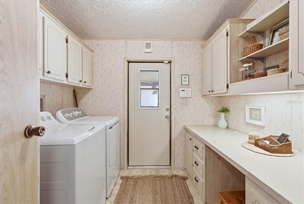 На продажу: $189,000 (2 спален, 2 ванн, 1352 Квадратных фут)