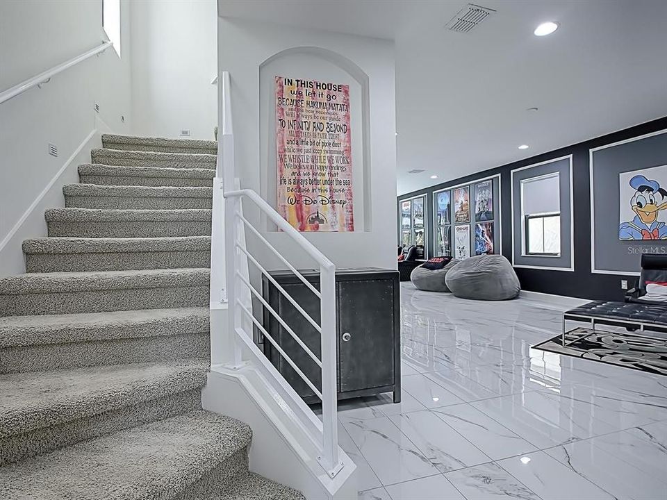En Venta: $1,100,000 (4 camas, 3 baños, 3481 Pies cuadrados)