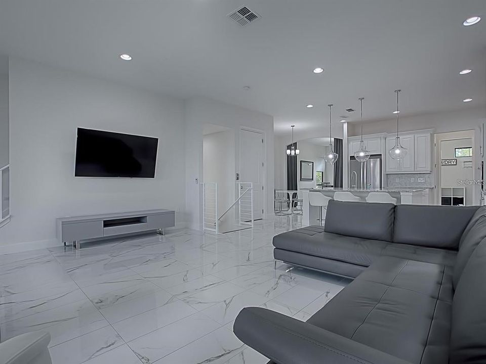 En Venta: $1,100,000 (4 camas, 3 baños, 3481 Pies cuadrados)