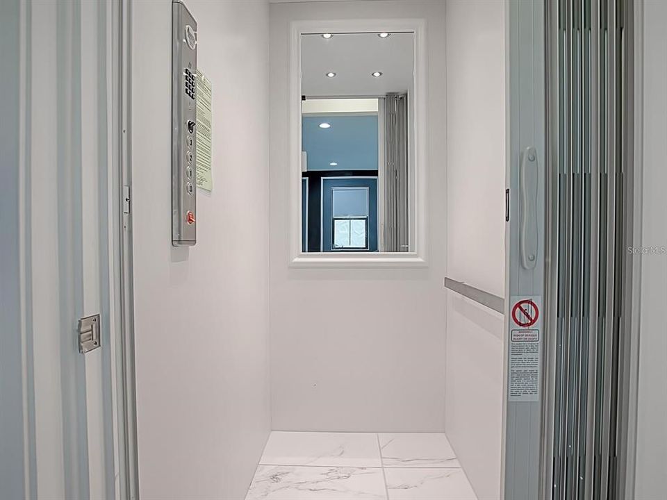 En Venta: $1,100,000 (4 camas, 3 baños, 3481 Pies cuadrados)