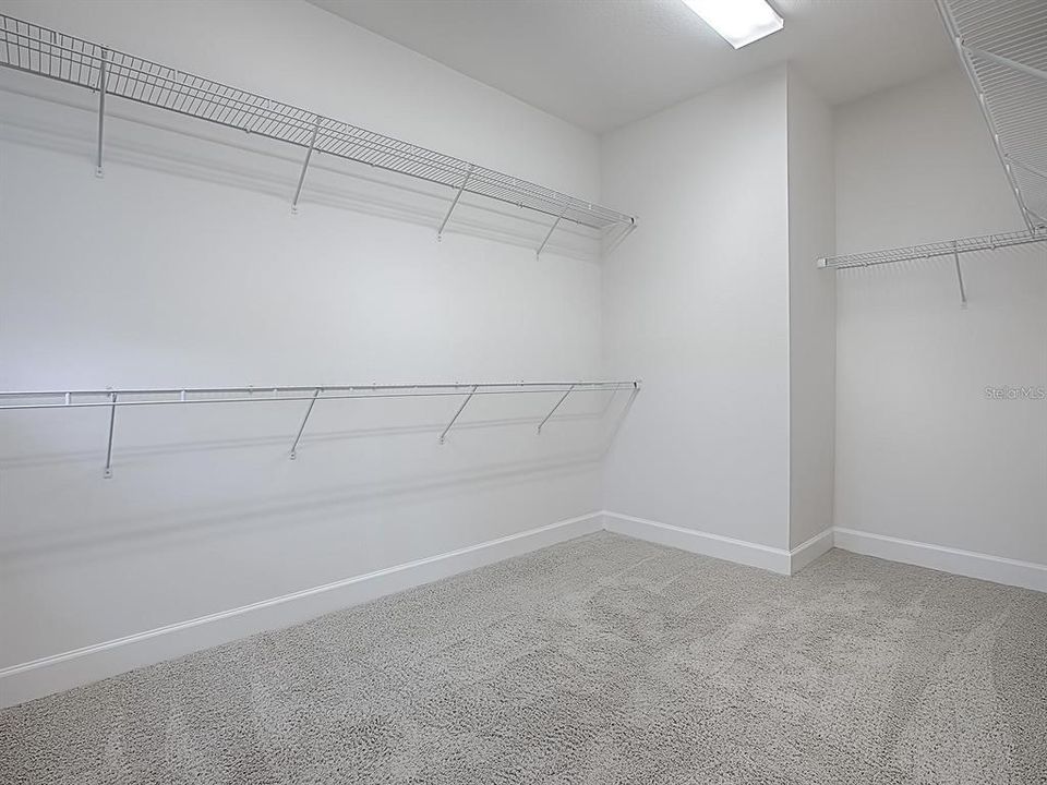 En Venta: $1,100,000 (4 camas, 3 baños, 3481 Pies cuadrados)