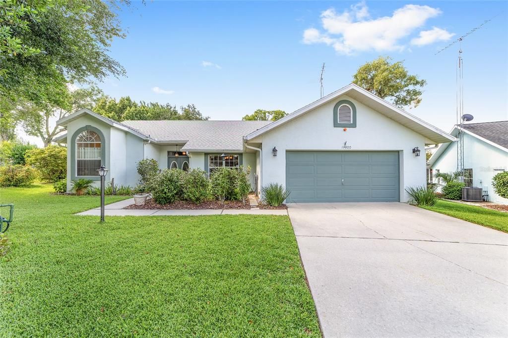 For Sale: $385,000 (3 beds, 2 baths, 2179 Square Feet)