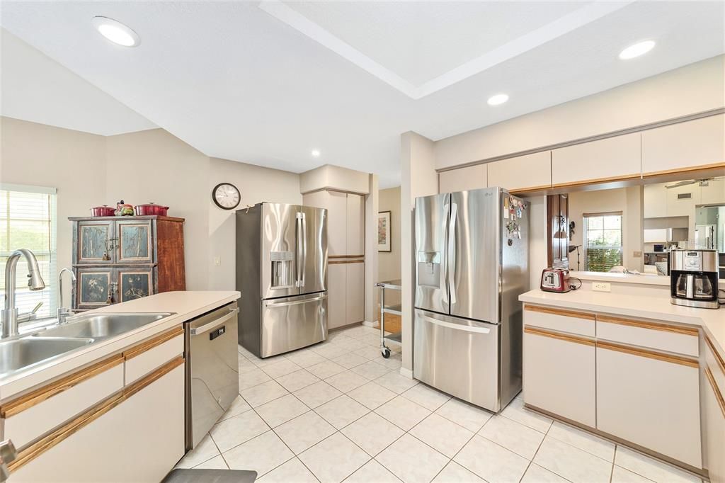 For Sale: $385,000 (3 beds, 2 baths, 2179 Square Feet)