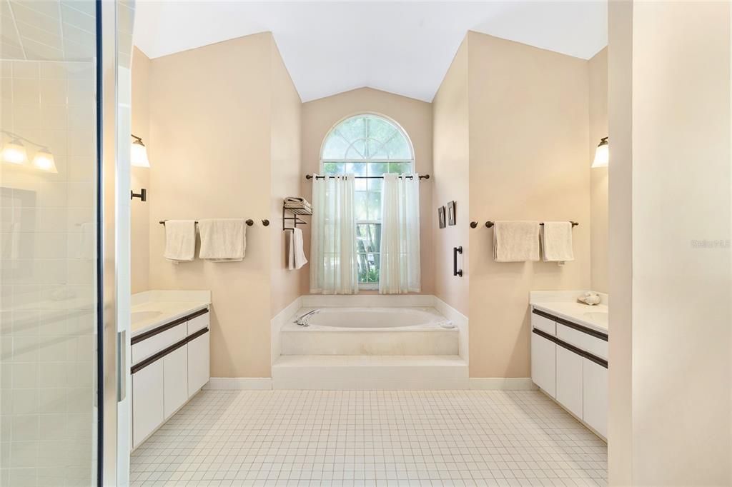 For Sale: $385,000 (3 beds, 2 baths, 2179 Square Feet)
