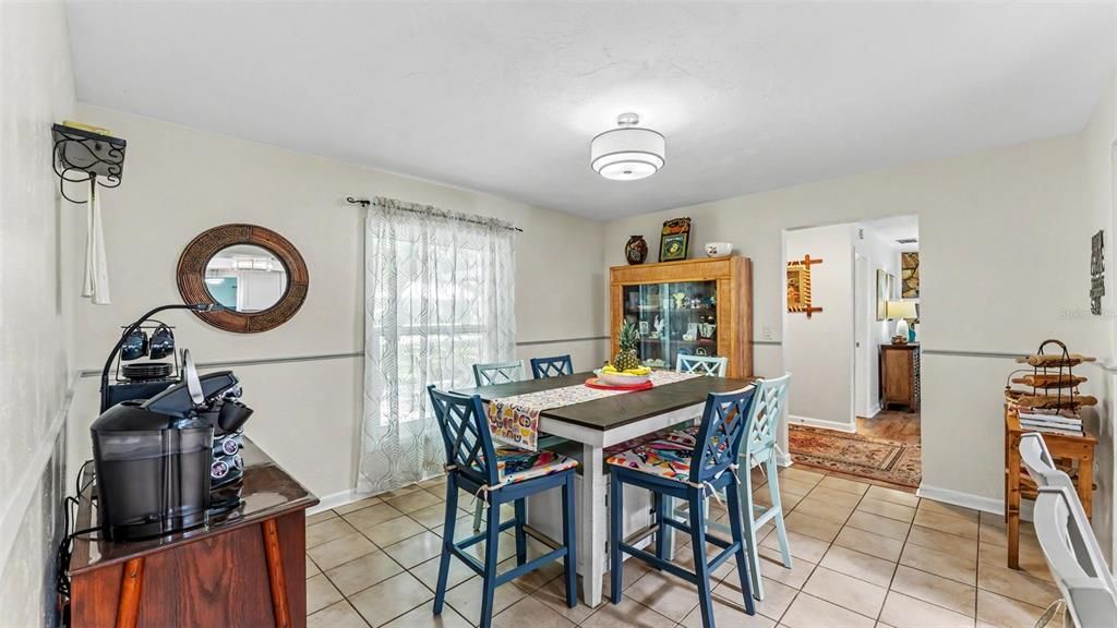 En Venta: $419,900 (4 camas, 2 baños, 2163 Pies cuadrados)