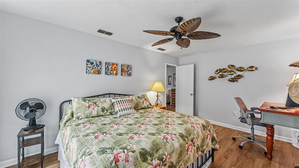 En Venta: $419,900 (4 camas, 2 baños, 2163 Pies cuadrados)