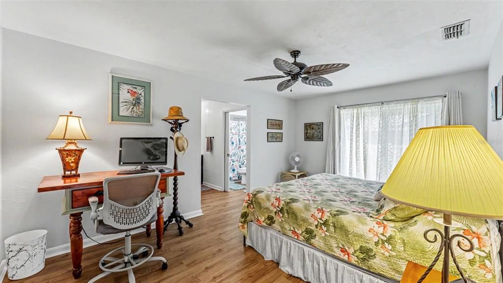 En Venta: $419,900 (4 camas, 2 baños, 2163 Pies cuadrados)