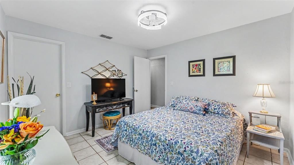 En Venta: $419,900 (4 camas, 2 baños, 2163 Pies cuadrados)