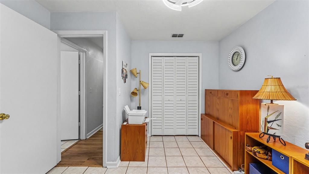 En Venta: $419,900 (4 camas, 2 baños, 2163 Pies cuadrados)