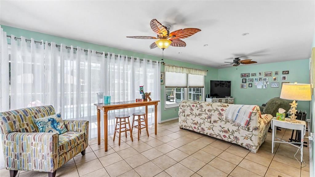 En Venta: $419,900 (4 camas, 2 baños, 2163 Pies cuadrados)
