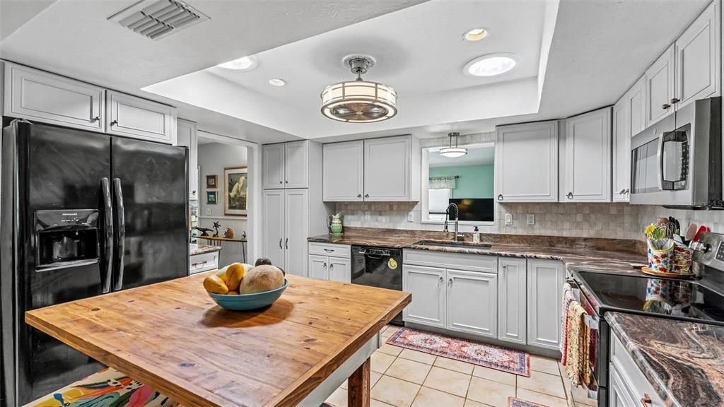 En Venta: $419,900 (4 camas, 2 baños, 2163 Pies cuadrados)