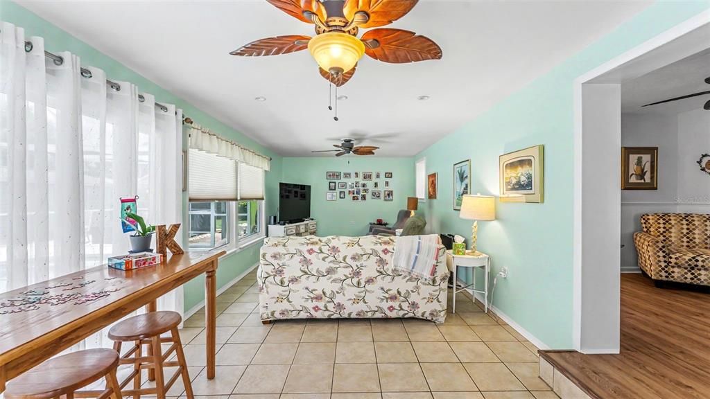 En Venta: $419,900 (4 camas, 2 baños, 2163 Pies cuadrados)