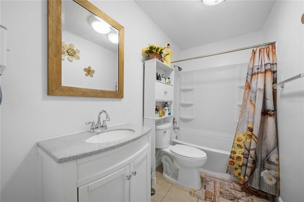 For Sale: $250,000 (3 beds, 2 baths, 1408 Square Feet)