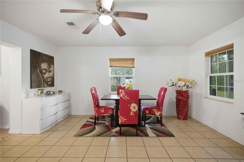 For Sale: $250,000 (3 beds, 2 baths, 1408 Square Feet)