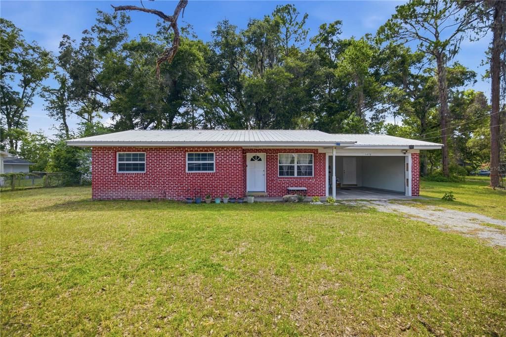 For Sale: $250,000 (3 beds, 2 baths, 1408 Square Feet)
