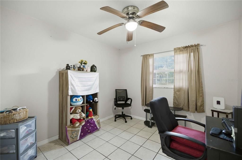 For Sale: $250,000 (3 beds, 2 baths, 1408 Square Feet)