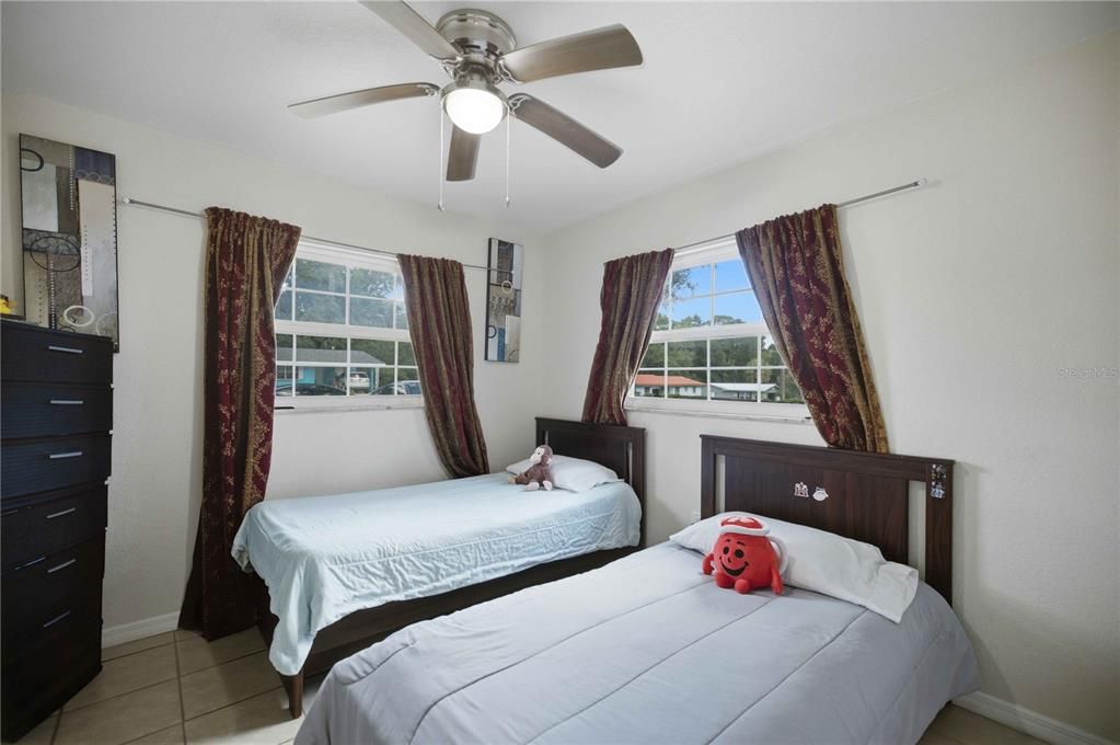 For Sale: $250,000 (3 beds, 2 baths, 1408 Square Feet)