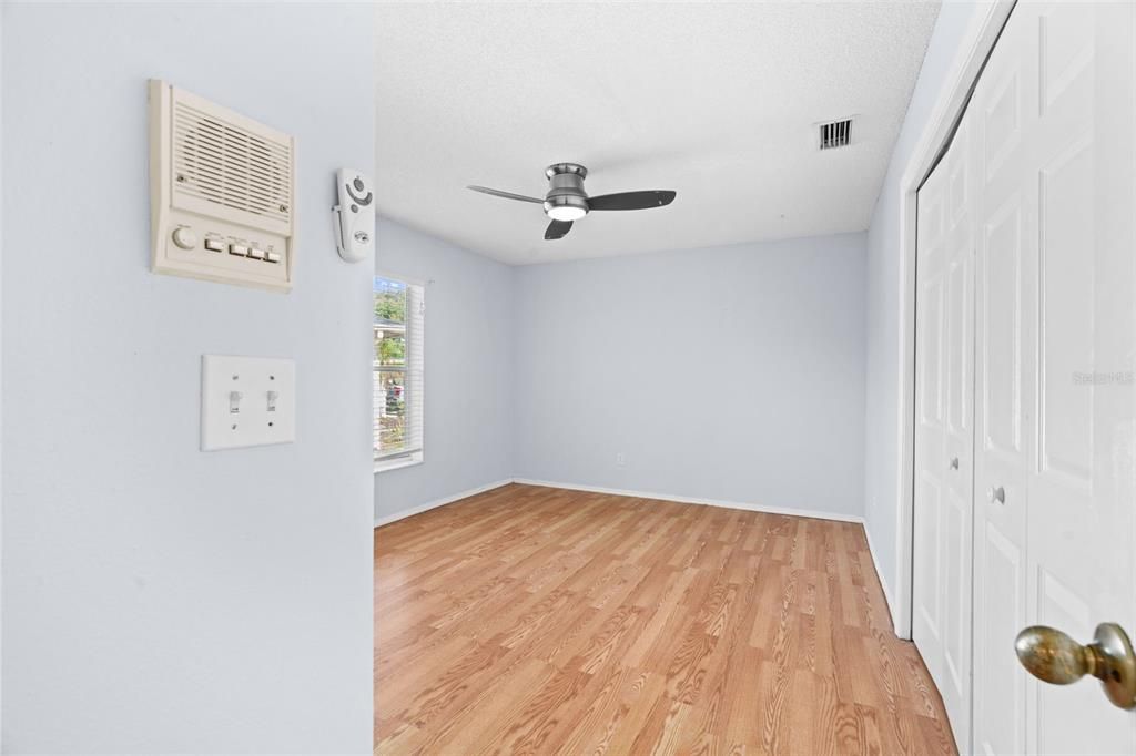 Под контрактом: $760,000 (4 спален, 3 ванн, 2581 Квадратных фут)