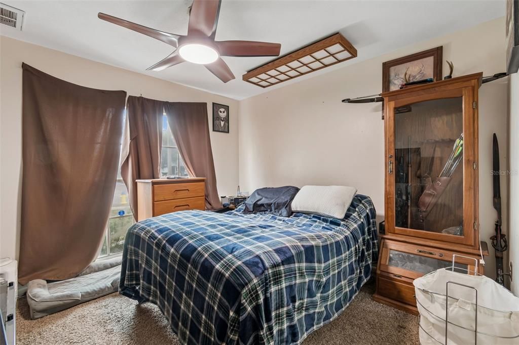 Active With Contract: $295,900 (3 beds, 2 baths, 1375 Square Feet)
