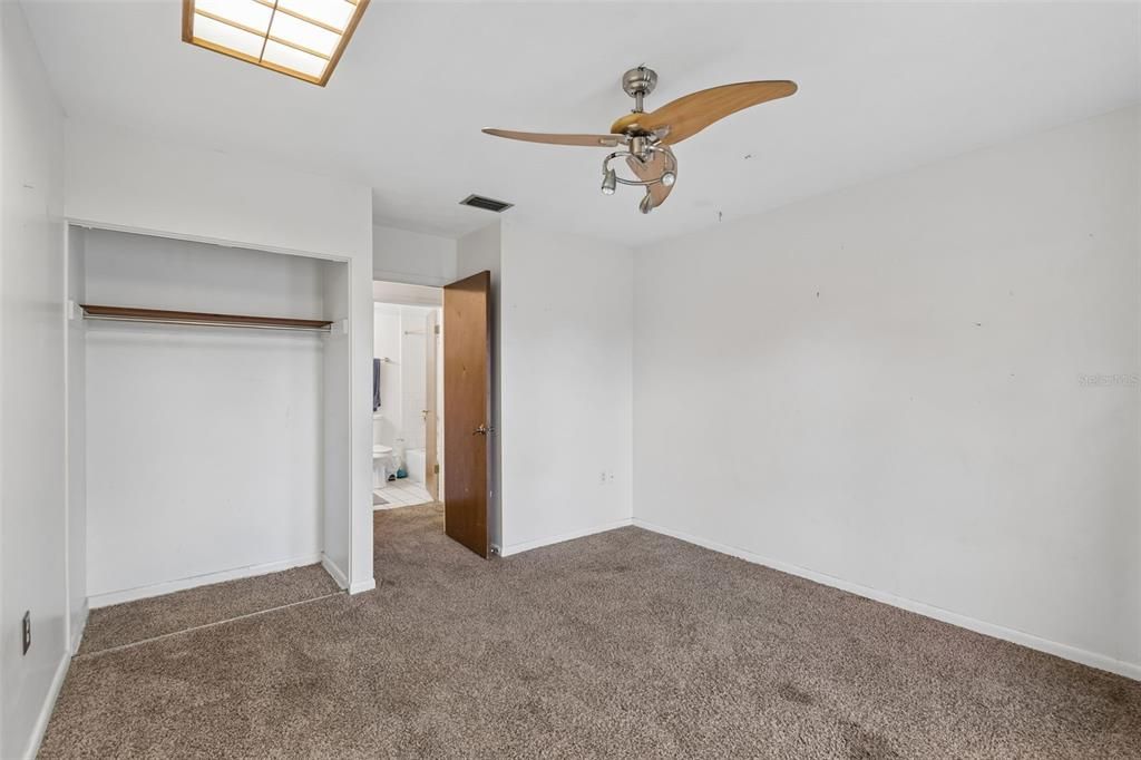 Active With Contract: $295,900 (3 beds, 2 baths, 1375 Square Feet)