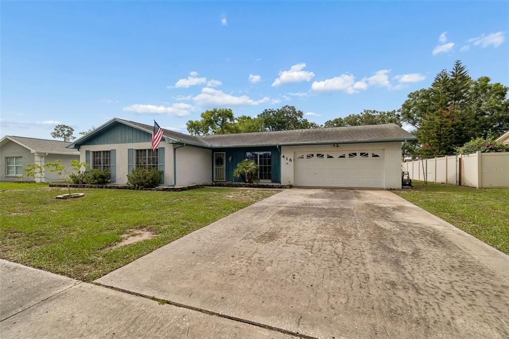 Active With Contract: $295,900 (3 beds, 2 baths, 1375 Square Feet)
